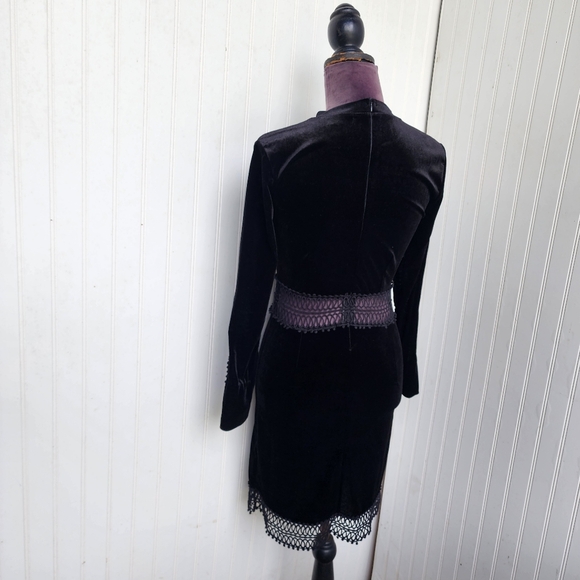Romeo and Juliet Couture Black Velvet W/ Sheer Lace Trim Dress Stretch Sz S - Picture 9 of 16